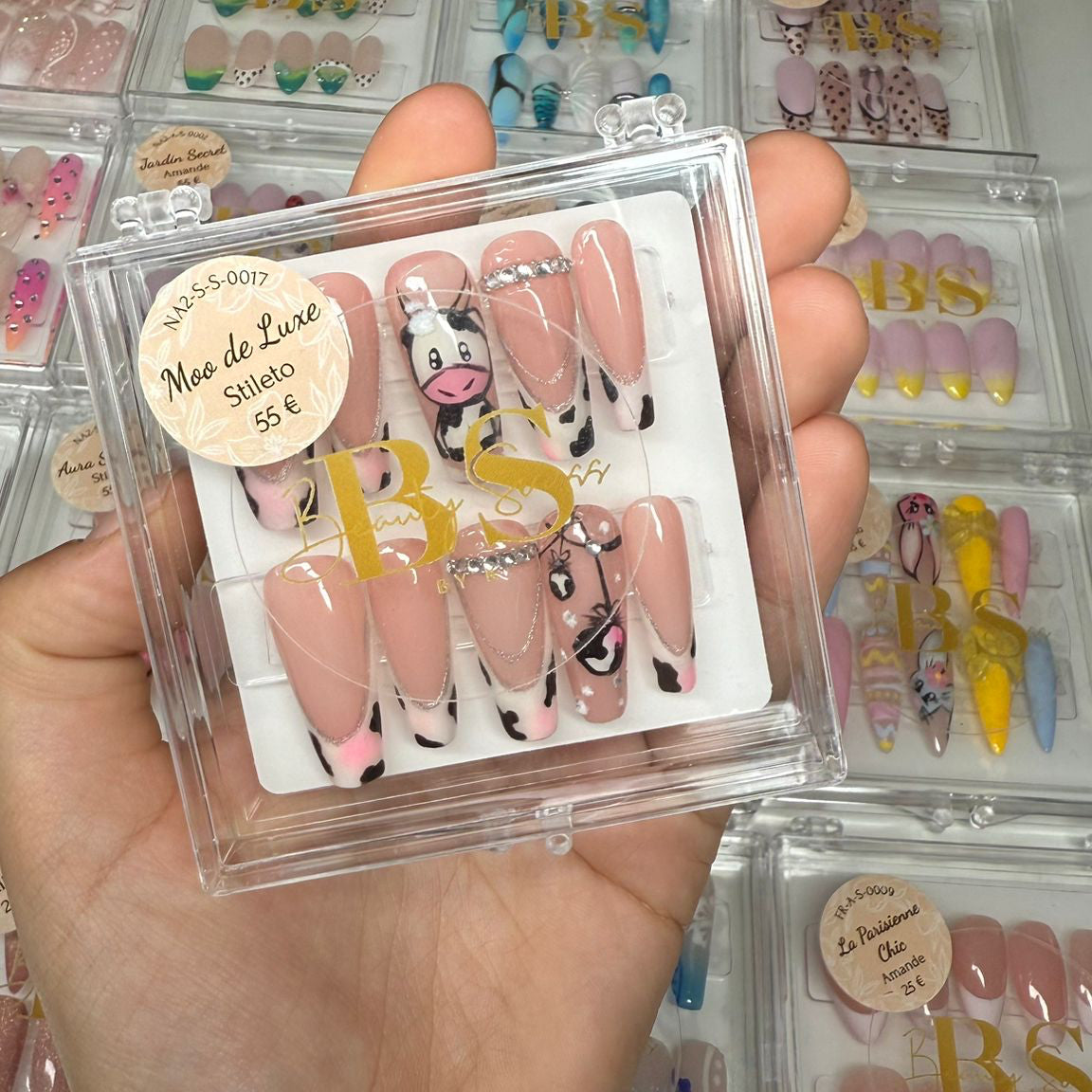SET 17 — Moo de Luxe